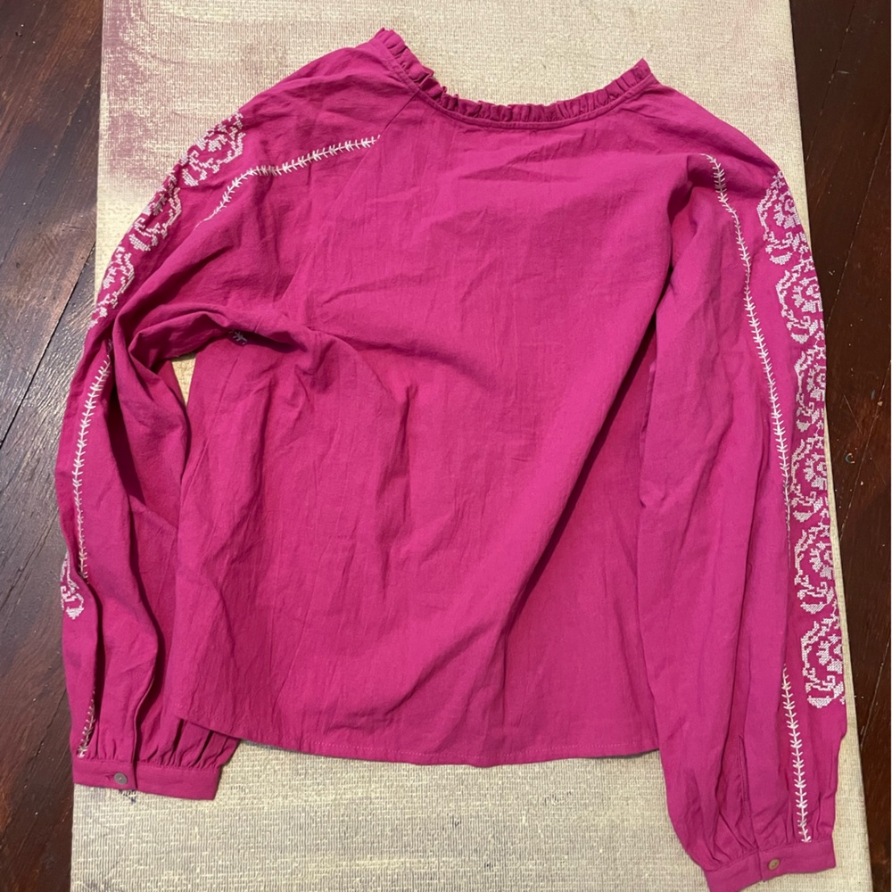 Easel button down shirt. Small, but oversized. - Picture 2 of 4